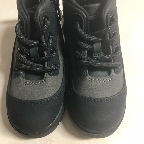 NWT Cat & Jack charcoal gray unisex boots- size 7 - Picture 2 of 7